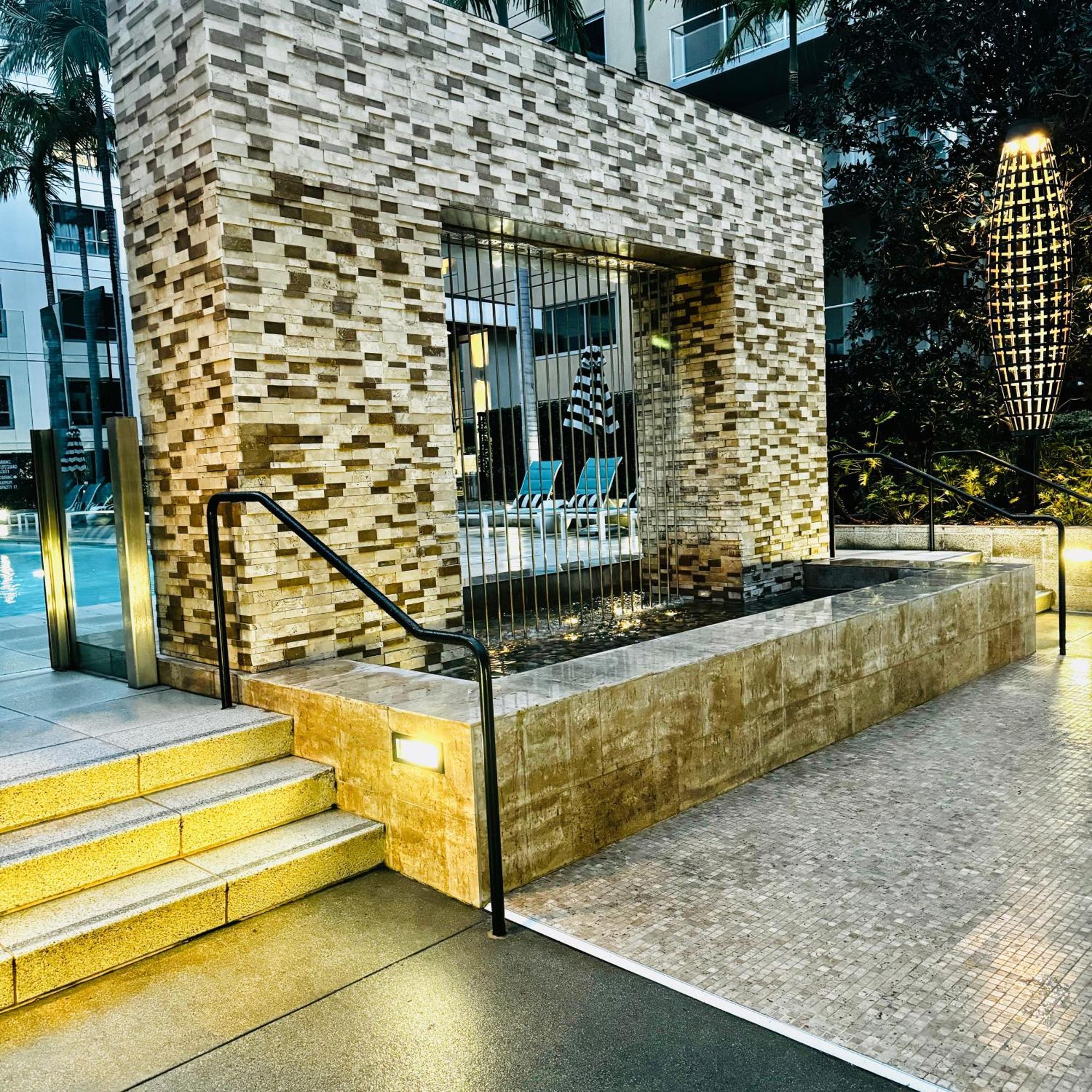 Hollywood Luxury & Free Parking Hotel 5*